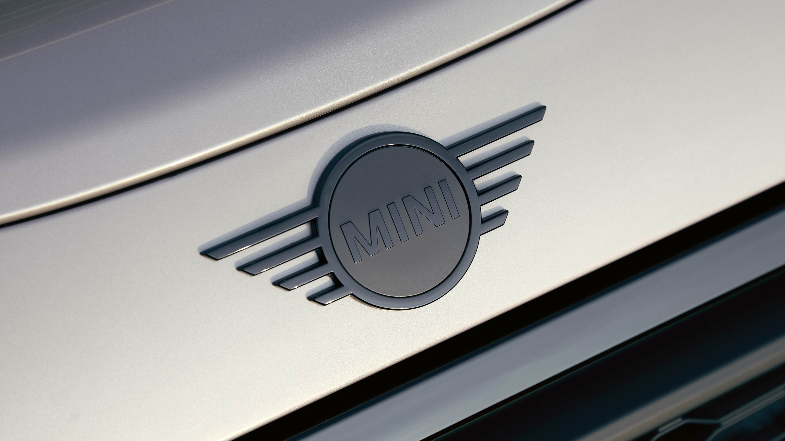 The New MINI Convertible – ピアノ・ブラック・エクステリア